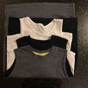 3 kids tank tops size small in boys